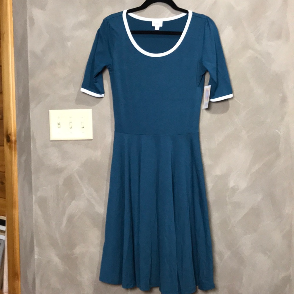 NWT LuLaRoe Nicole dress
